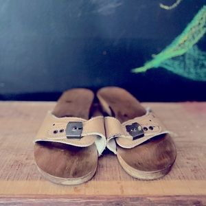 Original wooded slip on’s- Dr. Scholl’s